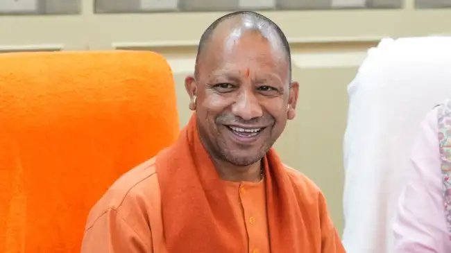 नए साल के आगाज से पहले योगी सरकार का बड़ा तोहफा, बसों की किराए में गई कटौती