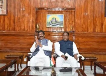 SC पहुंचा CM सोरेन की गिरफ्तारी का मामला, सिब्बल ने कहा चुनाव से पहले सभी…’