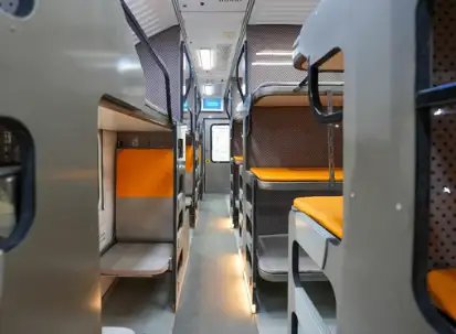 वंदे भारत एक्सप्रेस स्लीपर मुंबई-दिल्ली का सफर करेगी तय, जानें क्या होगा खास?