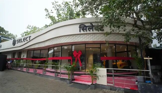 मुंबई में जेएसडब्ल्यू एमजी मोटर इंडिया के पहले एक्सपीरियंस सेंटर का उद्घाटन