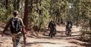 पश्चिमी सिंहभूम के घने जंगलों में नक्ली हमला, CRPF के जवान घायल, तलाश अभियान जारी