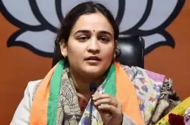 महिला आयोग की उपाध्यक्ष बनीं अपर्णा यादव, मिली बड़ी जिम्मेदारी